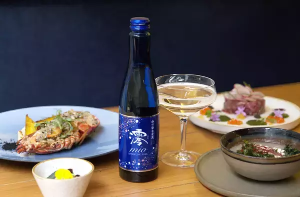 「美食の街・パリで人気のスパークリング清酒、チョコレートの祭典でも注目を集める」の画像