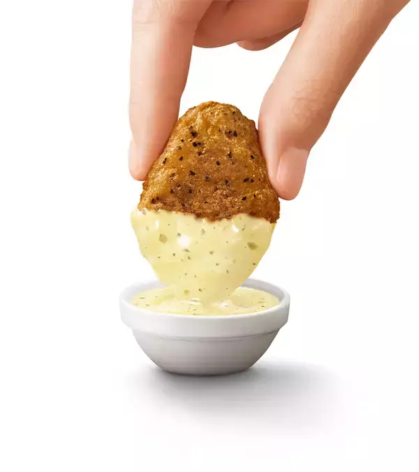 「マックの冬定番ナゲット「黒胡椒ガーリック」が帰ってくる！タルタル or にんにくソースもそそる！」の画像