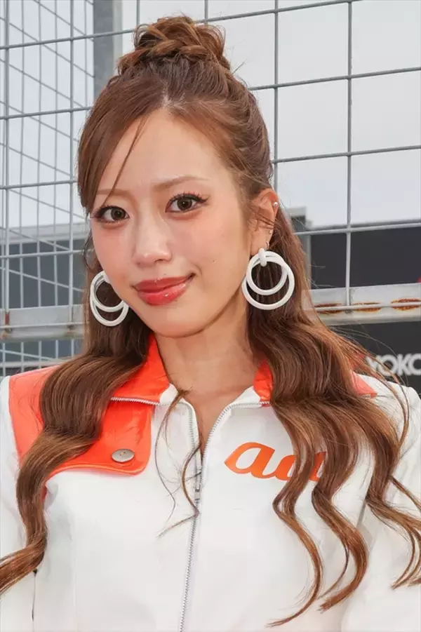 「auは今年も強かった！ SUPER GT最終戦でau号が今季3勝目をマークし、史上初の3連覇達成！」の画像