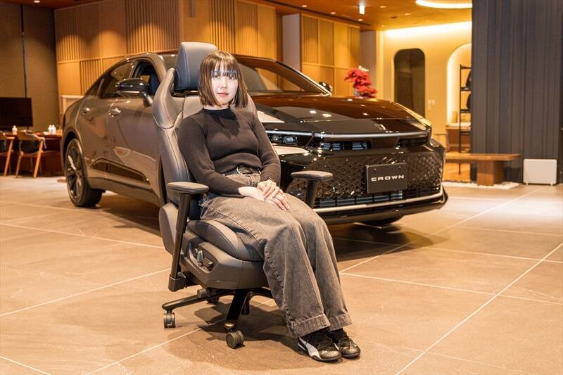 限定70台！ トヨタ紡織が本気で作った「クラウンのシート型デスクチェア」が快適すぎて仕事にならない！