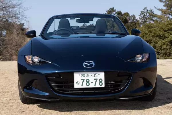 「挙動制御技術で最強に強まったロードスター「990S」をロードスター乗りのモデルがチェック」の画像