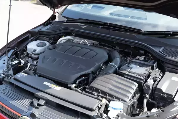 「フォルクスワーゲン「ゴルフ GTI」はオトナになったボーイズたちに勧めたいぜいたくな1台」の画像