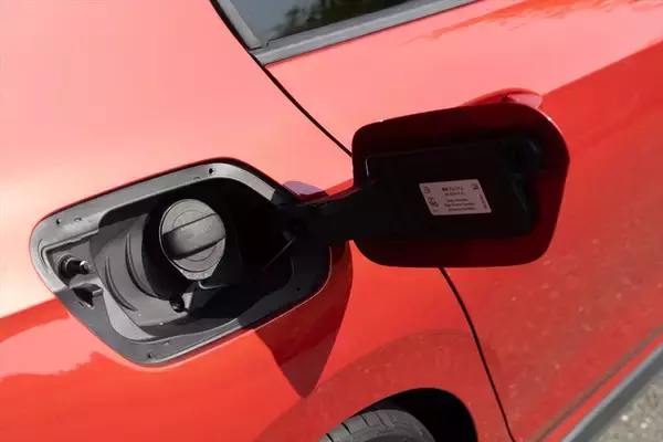 「フォルクスワーゲン「ゴルフ GTI」はオトナになったボーイズたちに勧めたいぜいたくな1台」の画像