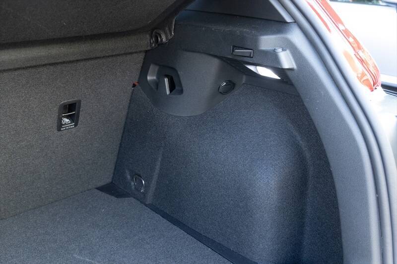 フォルクスワーゲン「ゴルフ GTI」はオトナになったボーイズたちに勧めたいぜいたくな1台