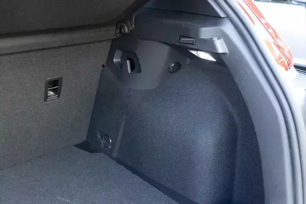 「フォルクスワーゲン「ゴルフ GTI」はオトナになったボーイズたちに勧めたいぜいたくな1台」の画像