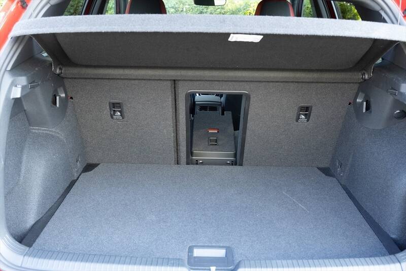 フォルクスワーゲン「ゴルフ GTI」はオトナになったボーイズたちに勧めたいぜいたくな1台