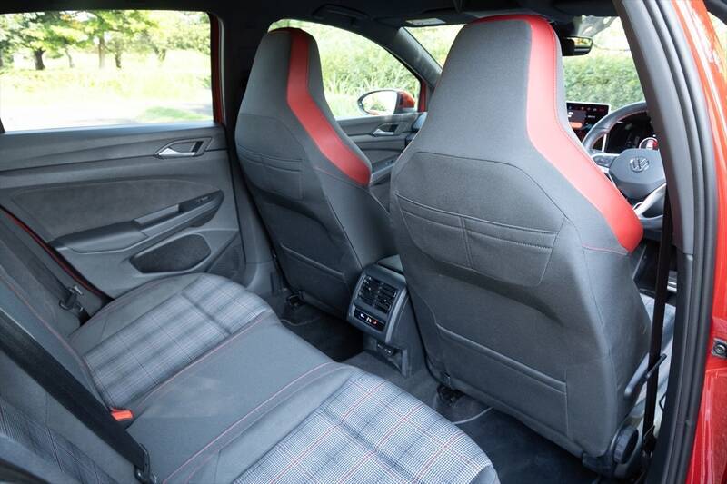 フォルクスワーゲン「ゴルフ GTI」はオトナになったボーイズたちに勧めたいぜいたくな1台