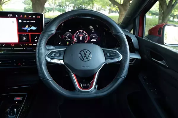 「フォルクスワーゲン「ゴルフ GTI」はオトナになったボーイズたちに勧めたいぜいたくな1台」の画像