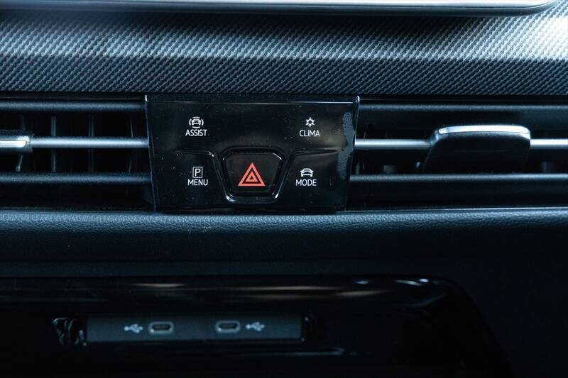 フォルクスワーゲン「ゴルフ GTI」はオトナになったボーイズたちに勧めたいぜいたくな1台