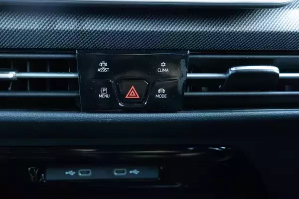 「フォルクスワーゲン「ゴルフ GTI」はオトナになったボーイズたちに勧めたいぜいたくな1台」の画像