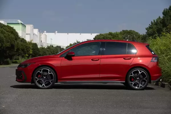 「フォルクスワーゲン「ゴルフ GTI」はオトナになったボーイズたちに勧めたいぜいたくな1台」の画像