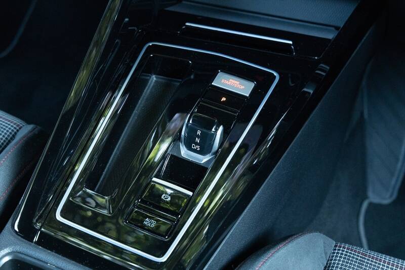 フォルクスワーゲン「ゴルフ GTI」はオトナになったボーイズたちに勧めたいぜいたくな1台