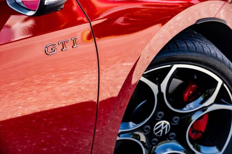 フォルクスワーゲン「ゴルフ GTI」はオトナになったボーイズたちに勧めたいぜいたくな1台