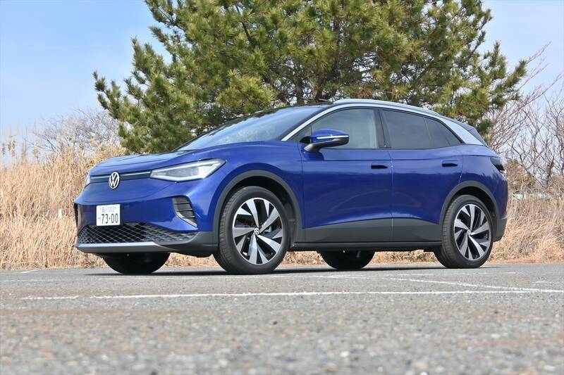 テスラ「モデルY」vs VW「ID.4」 EV王者に挑む伝統のドイツ車、選ぶべきはどっち？