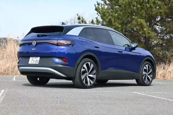 「テスラ「モデルY」vs VW「ID.4」 EV王者に挑む伝統のドイツ車、選ぶべきはどっち？」の画像