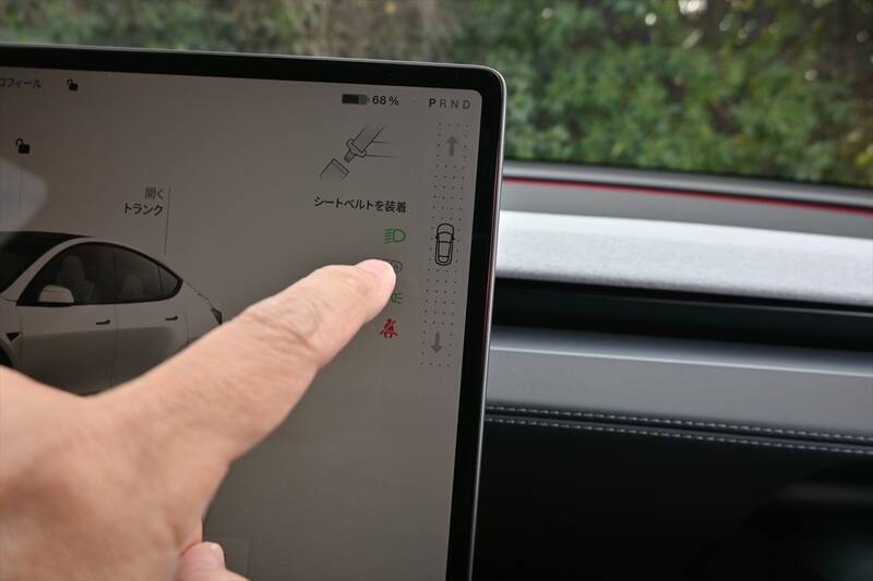 テスラ「モデルY」vs VW「ID.4」 EV王者に挑む伝統のドイツ車、選ぶべきはどっち？