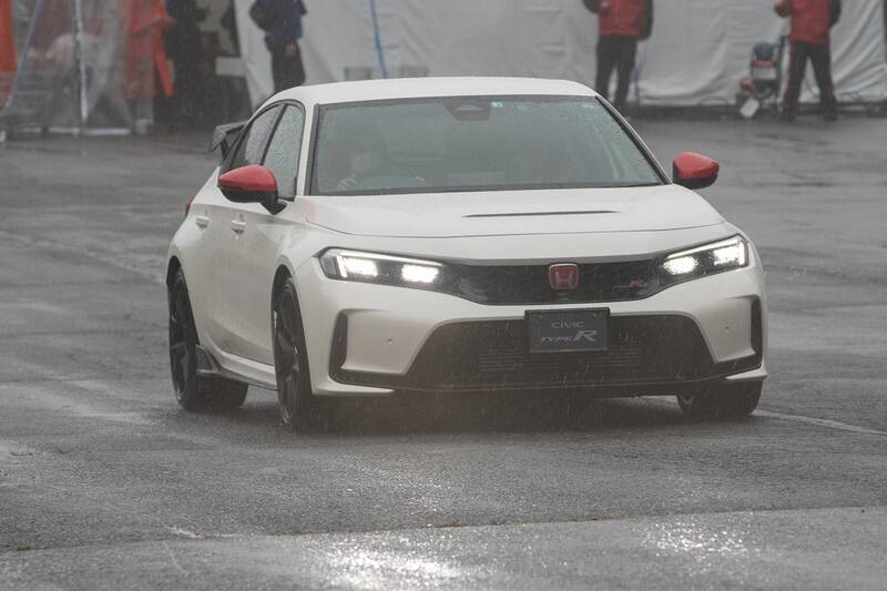 街乗りでも本当に効く？ シビック TYPE Rの純正アクセサリーを群サイで試す！