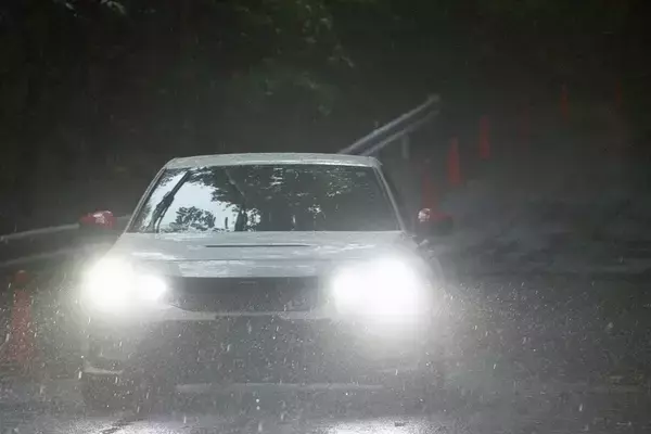 「街乗りでも本当に効く？ シビック TYPE Rの純正アクセサリーを群サイで試す！」の画像