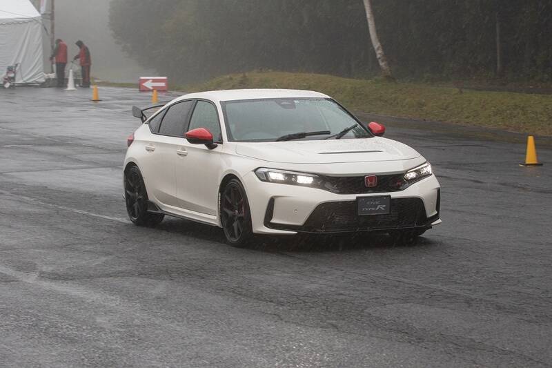 街乗りでも本当に効く？ シビック TYPE Rの純正アクセサリーを群サイで試す！