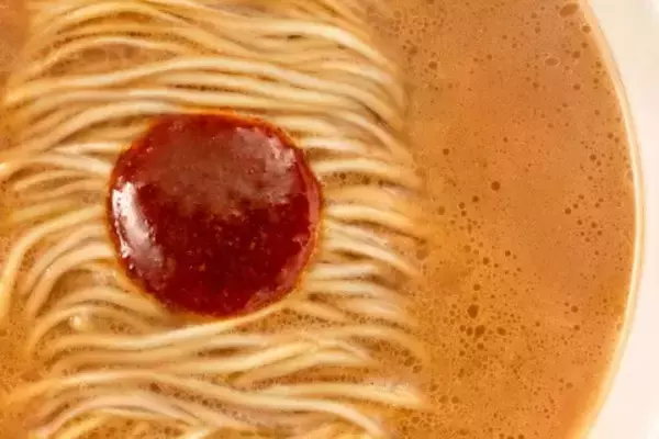 「一蘭の幻メニュー「釜だれとんこつ」がカップ麺化！ラーメンファン垂涎」の画像