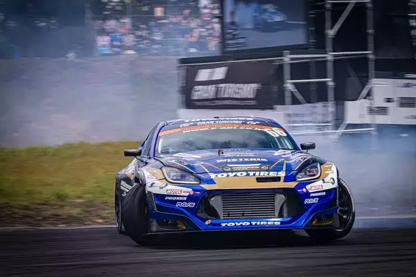 涼しい季節の開催になったD1GPエビスだが、コースアウト続出の大波乱