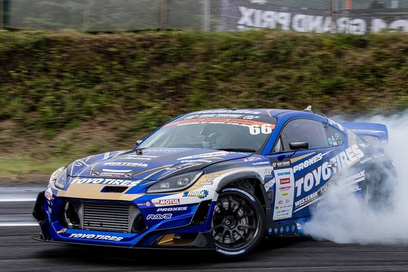 涼しい季節の開催になったD1GPエビスだが、コースアウト続出の大波乱