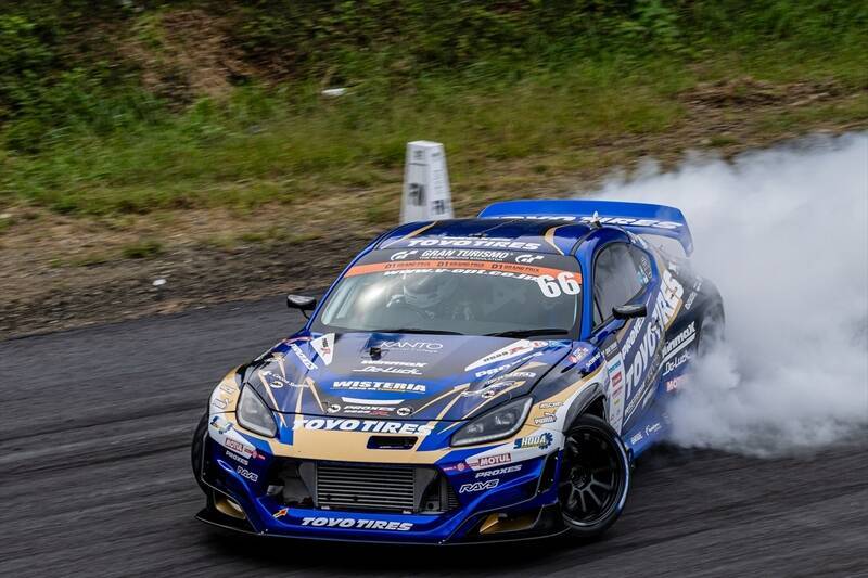 涼しい季節の開催になったD1GPエビスだが、コースアウト続出の大波乱