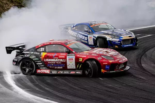 「涼しい季節の開催になったD1GPエビスだが、コースアウト続出の大波乱」の画像