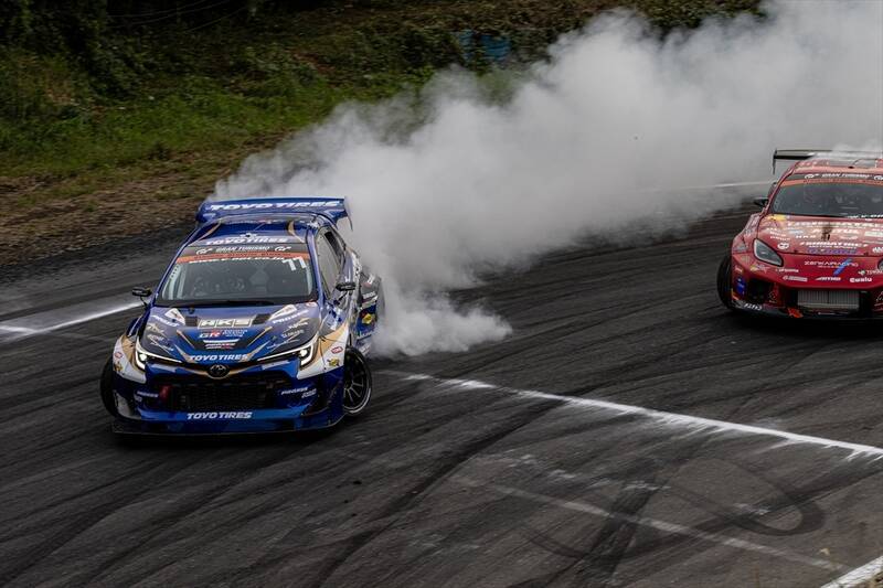 涼しい季節の開催になったD1GPエビスだが、コースアウト続出の大波乱