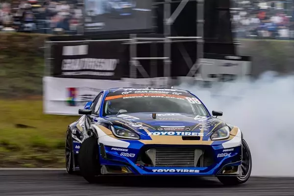 「涼しい季節の開催になったD1GPエビスだが、コースアウト続出の大波乱」の画像