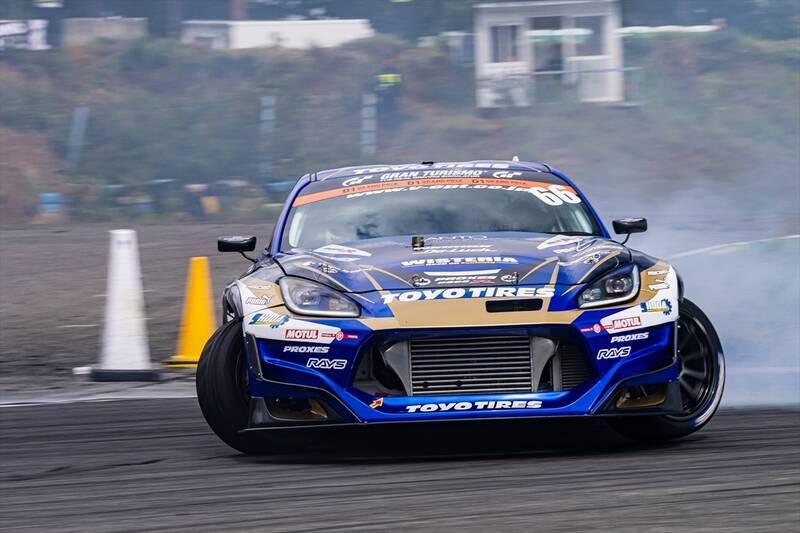 涼しい季節の開催になったD1GPエビスだが、コースアウト続出の大波乱