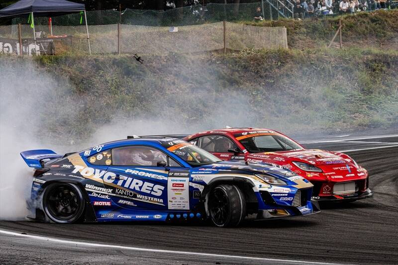 涼しい季節の開催になったD1GPエビスだが、コースアウト続出の大波乱