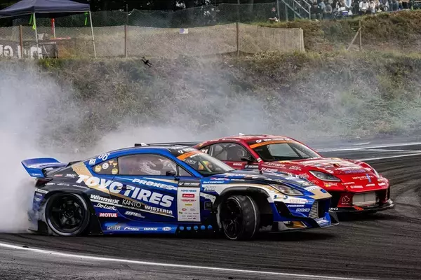 「涼しい季節の開催になったD1GPエビスだが、コースアウト続出の大波乱」の画像