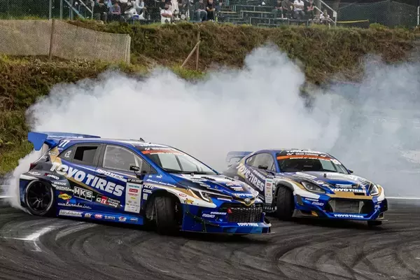 「涼しい季節の開催になったD1GPエビスだが、コースアウト続出の大波乱」の画像