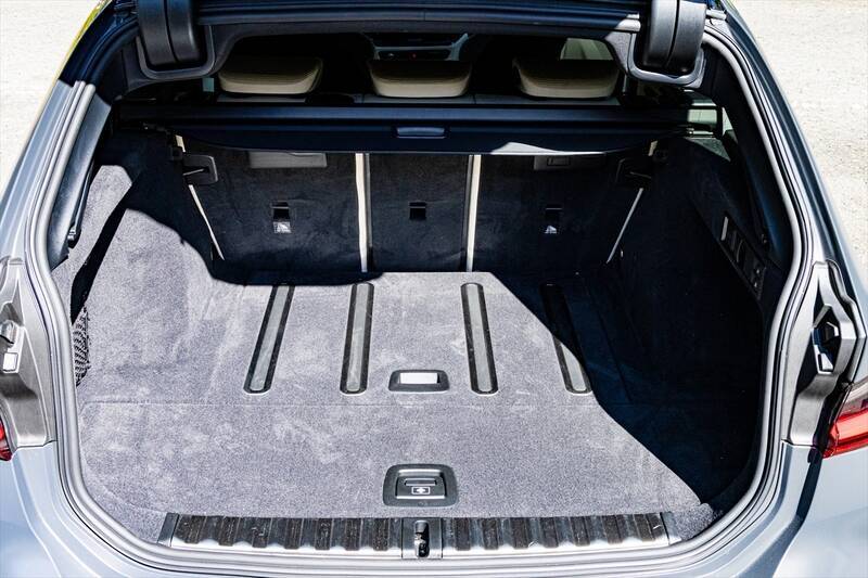 「家族も荷物も諦めない!」510馬力の最強ワゴン「BMW M3ツーリング」