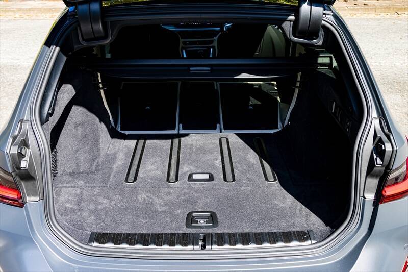 「家族も荷物も諦めない!」510馬力の最強ワゴン「BMW M3ツーリング」