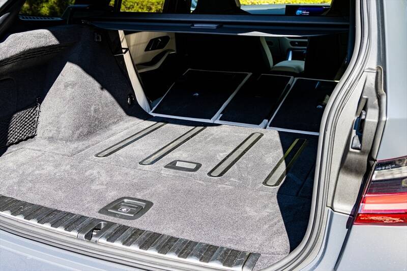 「家族も荷物も諦めない!」510馬力の最強ワゴン「BMW M3ツーリング」