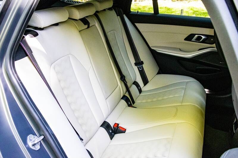 「家族も荷物も諦めない!」510馬力の最強ワゴン「BMW M3ツーリング」