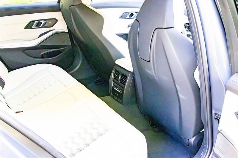 「家族も荷物も諦めない!」510馬力の最強ワゴン「BMW M3ツーリング」