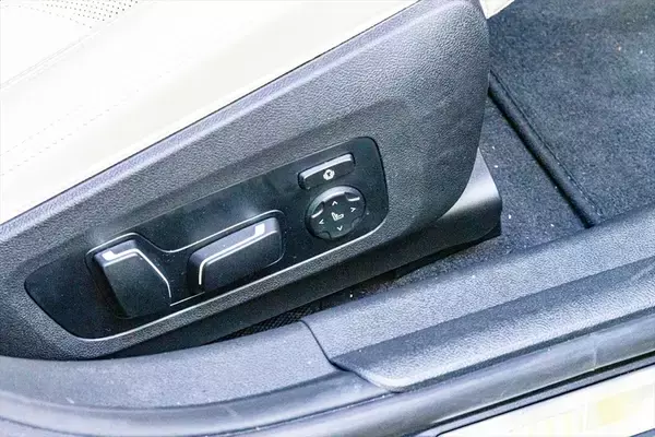 「「家族も荷物も諦めない!」510馬力の最強ワゴン「BMW M3ツーリング」」の画像