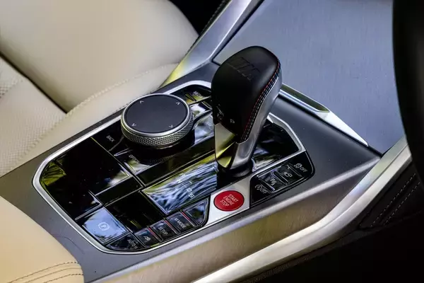 「「家族も荷物も諦めない!」510馬力の最強ワゴン「BMW M3ツーリング」」の画像