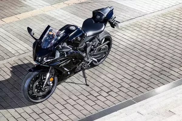 一般道からサーキットまでカバー！ これが現代のスーパースポーツ ヤマハ「YZF-R7」