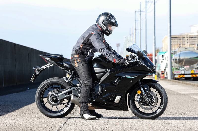 一般道からサーキットまでカバー！ これが現代のスーパースポーツ ヤマハ「YZF-R7」