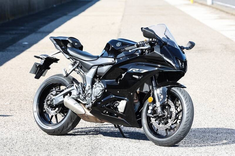 一般道からサーキットまでカバー！ これが現代のスーパースポーツ ヤマハ「YZF-R7」