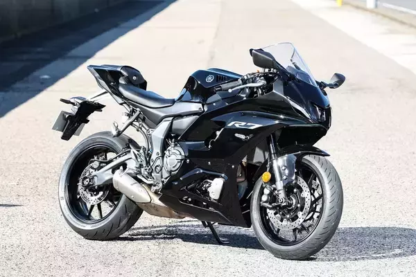 「一般道からサーキットまでカバー！ これが現代のスーパースポーツ ヤマハ「YZF-R7」」の画像