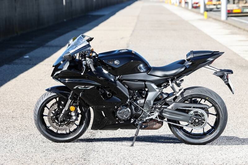 一般道からサーキットまでカバー！ これが現代のスーパースポーツ ヤマハ「YZF-R7」