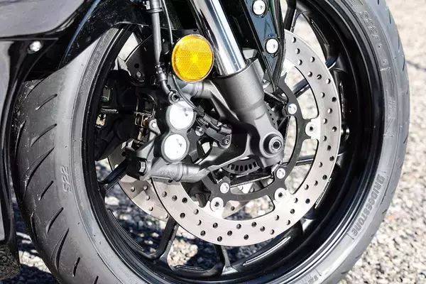 「一般道からサーキットまでカバー！ これが現代のスーパースポーツ ヤマハ「YZF-R7」」の画像