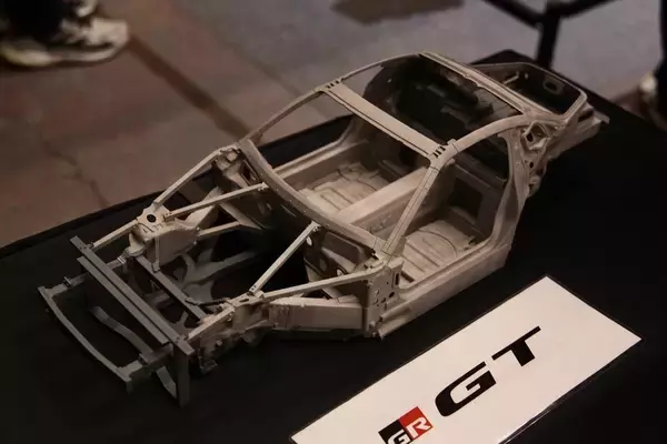 「「GR GT」はトヨタが送り出す究極のスポーツカー！ V8×ハイブリッドが衝撃すぎる！」の画像