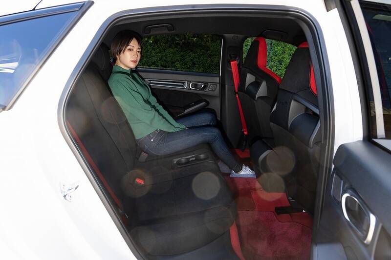 6代目「シビックTYPE R」はスポーツカーが苦手な人にこそ乗ってほしい