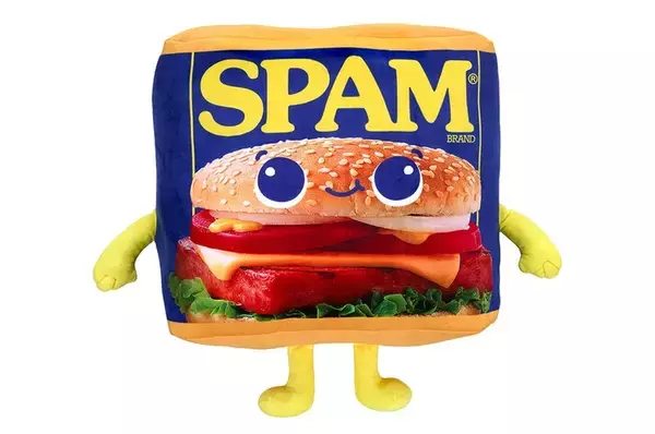 SPAMの枕かわいすぎ！ ファミマで限定グッズ当たる